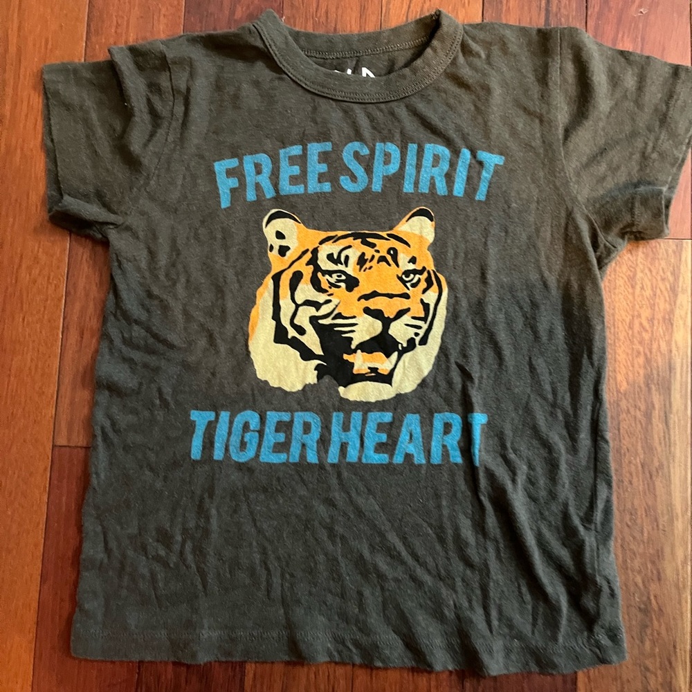 Chaser boys tee shirt size 8 free spirit tiger heart